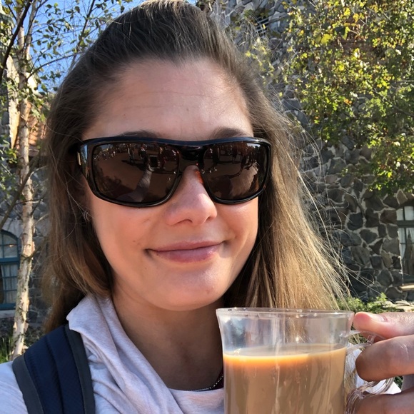 Meet your Posher, Kristin - Picture 1 of 1